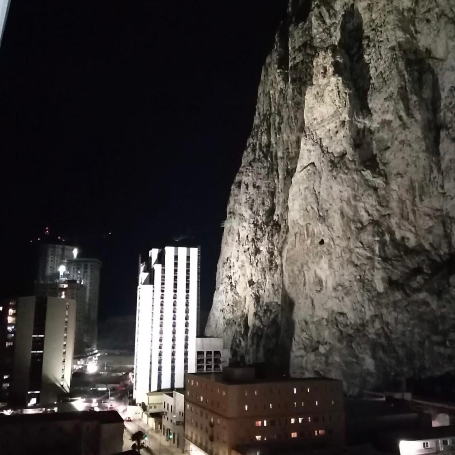 Cp High Floor Luxury Studio Sleeps 3 Gibraltar Exterior foto
