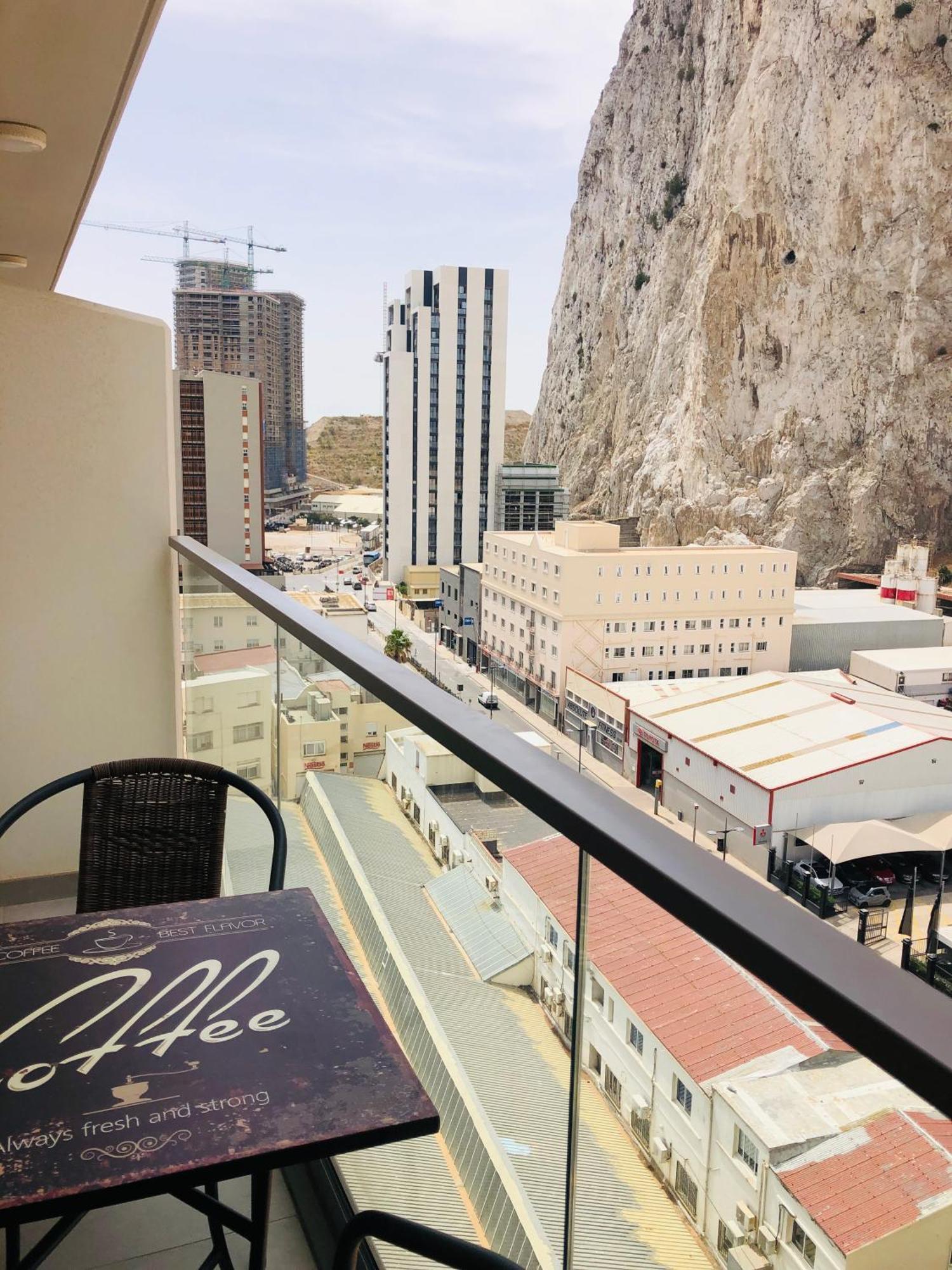 Cp High Floor Luxury Studio Sleeps 3 Gibraltar Exterior foto